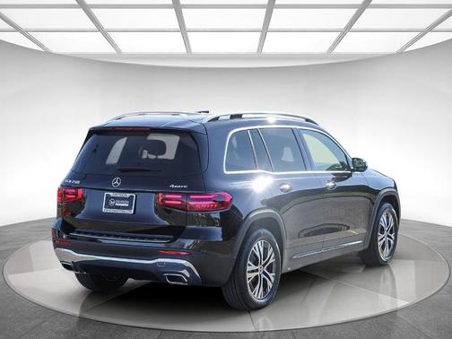 2026 Mercedes-Benz GLB 250 Base 4MATIC