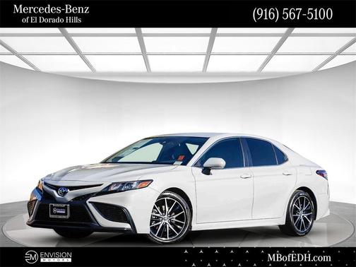 2022 Toyota Camry Hybrid SE