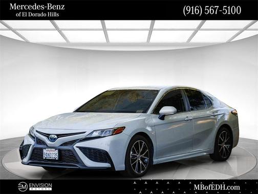 2022 Toyota Camry Hybrid SE