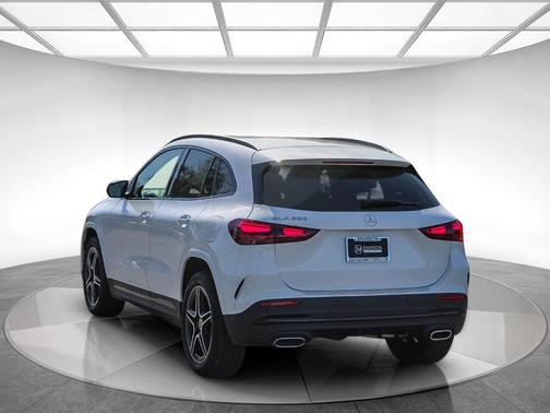 2025 Mercedes-Benz GLA 250 Base