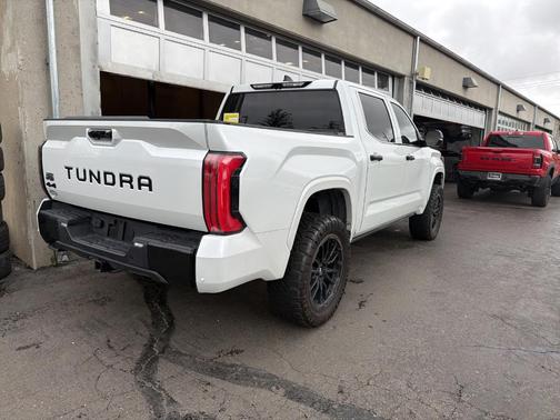 2024 Toyota Tundra Hybrid Capstone