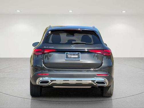 Graphite Gray Metallic 2027 Mercedes-Benz GLC 300