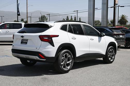 Summit White 2026 Chevrolet Trax LT