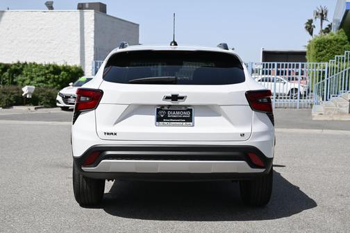 Summit White 2026 Chevrolet Trax LT