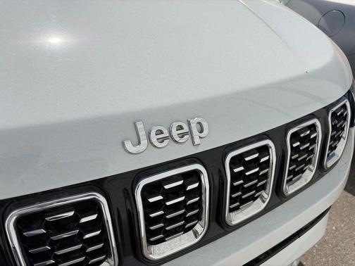 Bright White Clearcoat 2024 Jeep Compass Limited