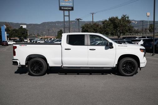 2025 Chevrolet Silverado 1500 Custom