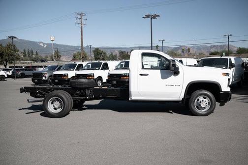 2026 Chevrolet Silverado 3500 WT