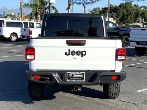 2022 Jeep Gladiator Sport S