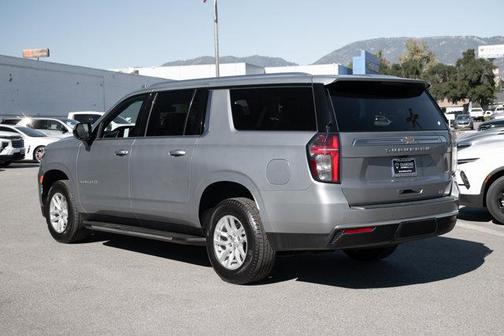 2024 Chevrolet Suburban LT