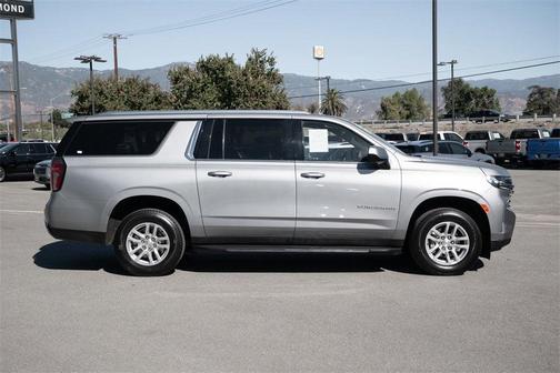 2024 Chevrolet Suburban LT