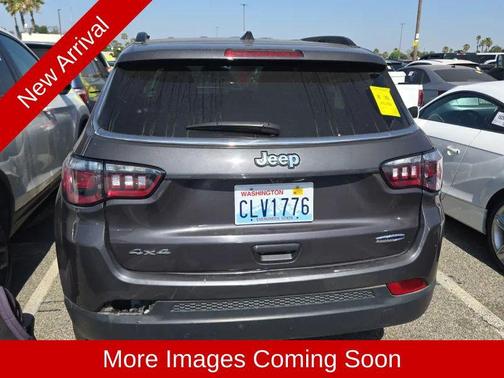 Baltic Gray Metallic Clearcoat 2024 Jeep Compass Latitude