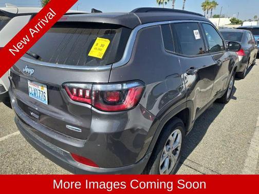Baltic Gray Metallic Clearcoat 2024 Jeep Compass Latitude
