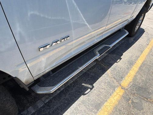 Bright White Clearcoat 2024 RAM 2500 Big Horn Crew Cab 4x4 6'4' Box