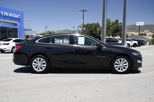 Mosaic Black Metallic 2023 Chevrolet Malibu FWD 1LT