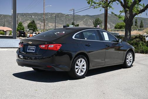 Mosaic Black Metallic 2023 Chevrolet Malibu FWD 1LT