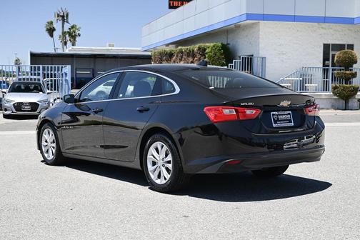 Mosaic Black Metallic 2023 Chevrolet Malibu FWD 1LT