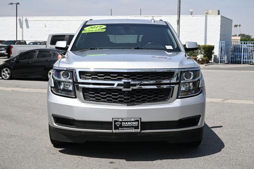 Silver Ice Metallic 2019 Chevrolet Tahoe LS