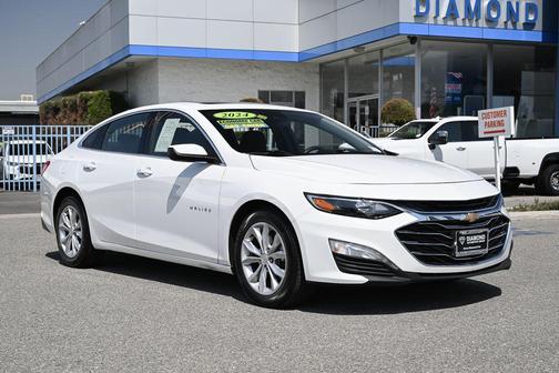 Summit White 2024 Chevrolet Malibu FWD 1LT