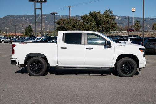 2025 Chevrolet Silverado 1500 Custom