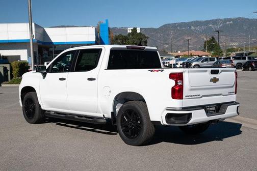 2025 Chevrolet Silverado 1500 Custom