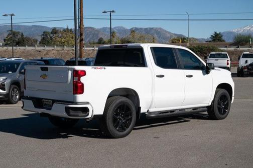 2025 Chevrolet Silverado 1500 Custom