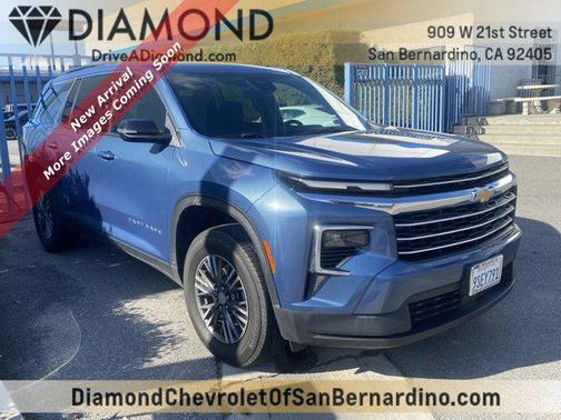 2025 Chevrolet Traverse LT