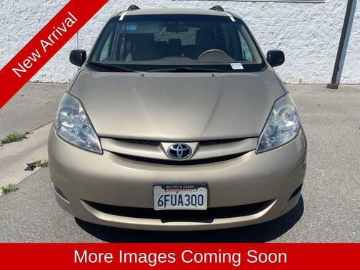 Desert Sand Mica 2009 Toyota Sienna LE