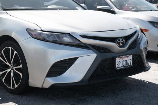 2020 Toyota Camry SE