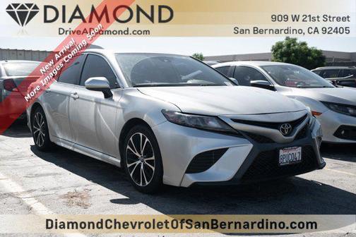 2020 Toyota Camry SE