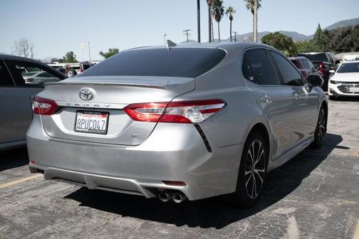 2020 Toyota Camry SE