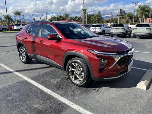 2025 Chevrolet Trax LT