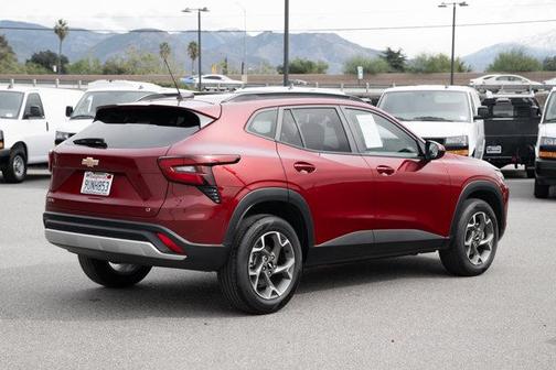 2025 Chevrolet Trax LT