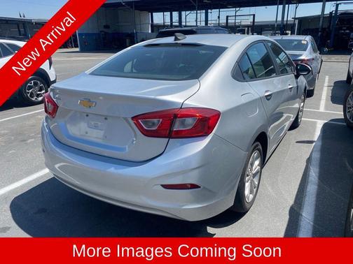 Silver Ice Metallic 2019 Chevrolet Cruze LS