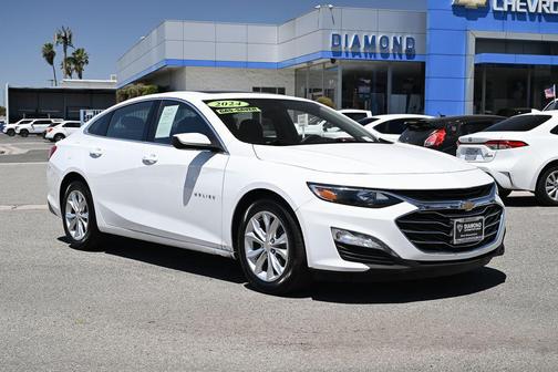 Summit White 2024 Chevrolet Malibu FWD 1LT