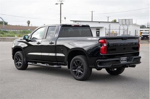 2025 Chevrolet Silverado 1500 Custom
