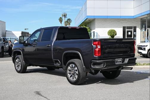 2024 Chevrolet Silverado 2500 Custom