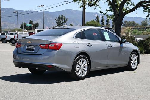 Sterling Gray Metallic 2023 Chevrolet Malibu FWD 1LT