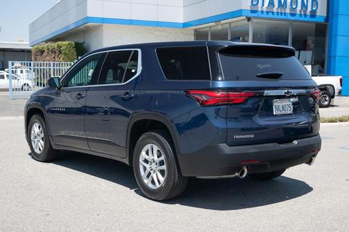 Northsky Blue Metallic 2022 Chevrolet Traverse LS
