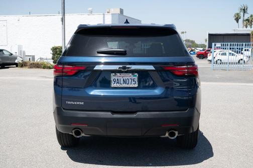 Northsky Blue Metallic 2022 Chevrolet Traverse LS