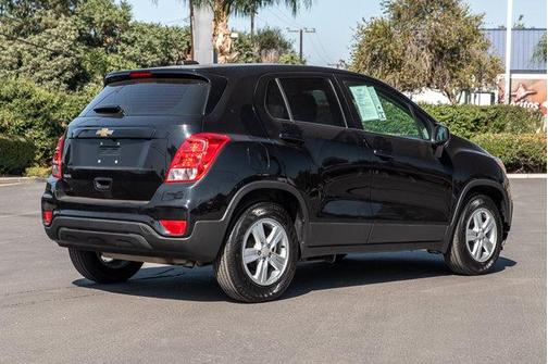Mosaic Black Metallic 2020 Chevrolet Trax LS