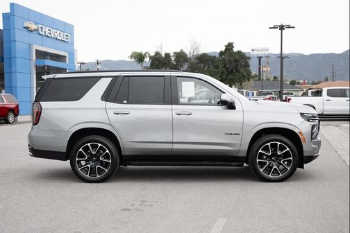 2025 Chevrolet Tahoe 4WD RST