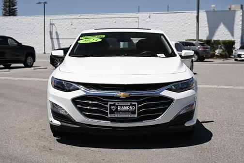Summit White 2023 Chevrolet Malibu FWD 1LT