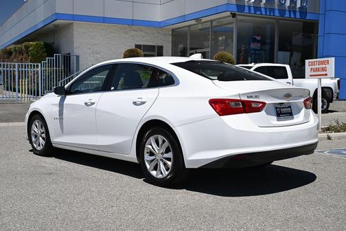 Summit White 2023 Chevrolet Malibu FWD 1LT