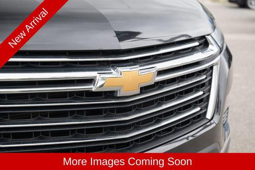 Mosaic Black Metallic 2023 Chevrolet Traverse LT Cloth