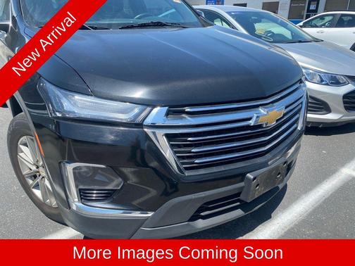 Mosaic Black Metallic 2023 Chevrolet Traverse LT Cloth