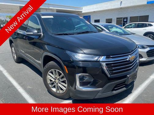 Mosaic Black Metallic 2023 Chevrolet Traverse LT Cloth
