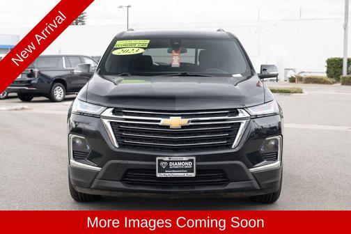 Mosaic Black Metallic 2023 Chevrolet Traverse LT Cloth