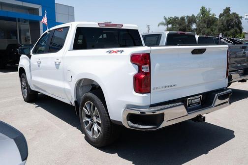 Summit White 2026 Chevrolet Silverado 1500 LT