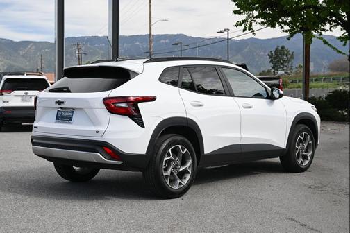 Summit White 2026 Chevrolet Trax LT