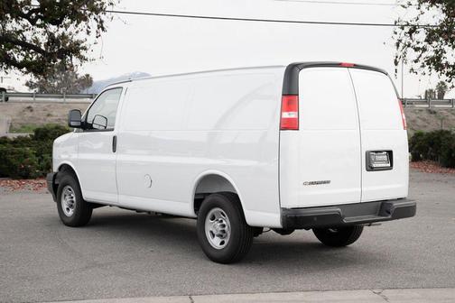 Summit White 2025 Chevrolet Express 2500 Work Van